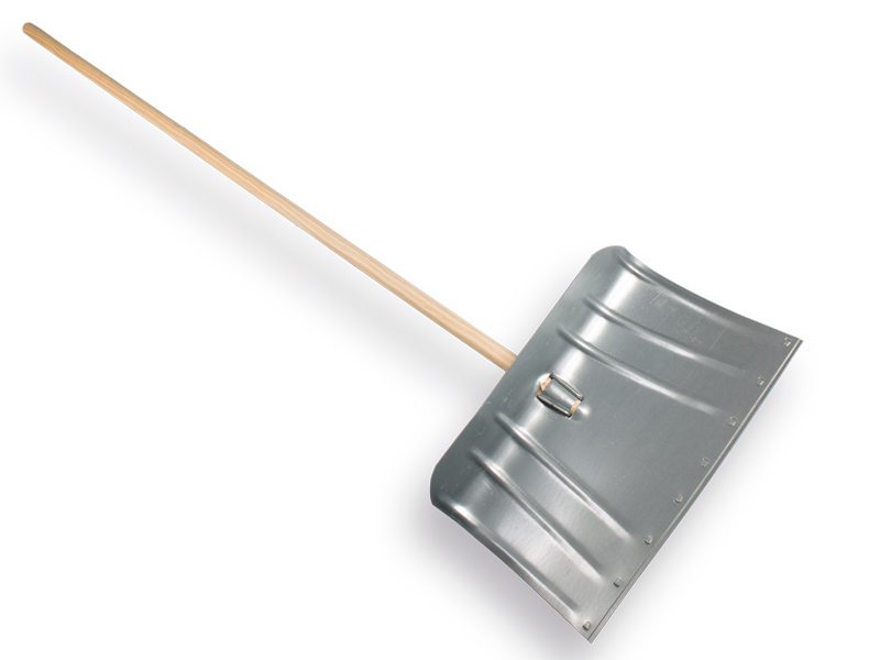 Sneeuwschuiver staal gebogen 45 x 30 cm, met klembeugel en houten steel 140 x 2,8 cm