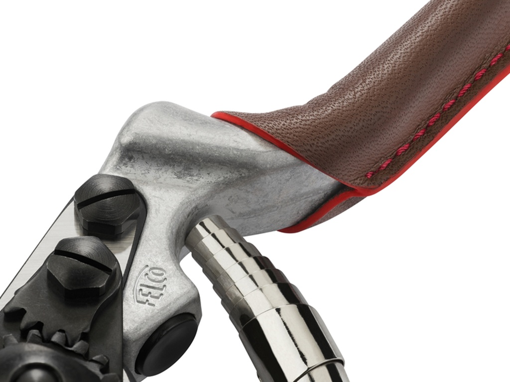 Snoeischaar met F-Tech bovenmes, leder comfort  handgrepen en sluitclip met extra 'halve stand'